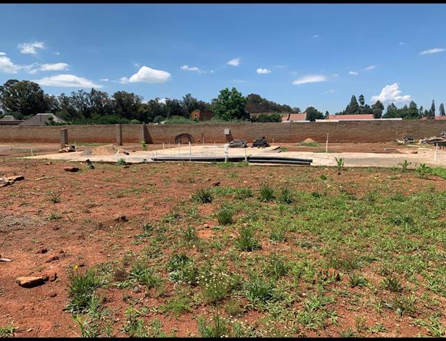 1,000M² VACANT LAND FOR SALE IN HENLEY ON KLIP